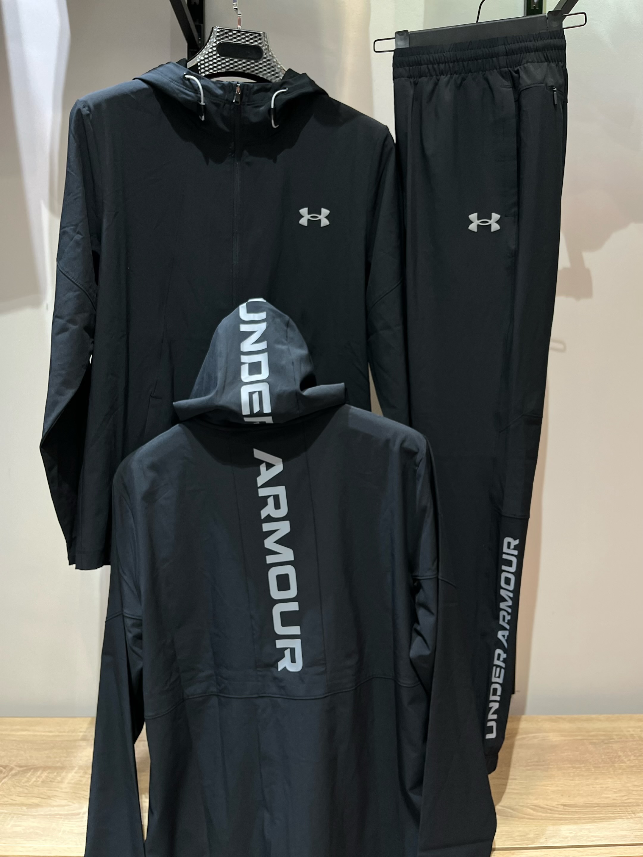 UA Tech Woven noir